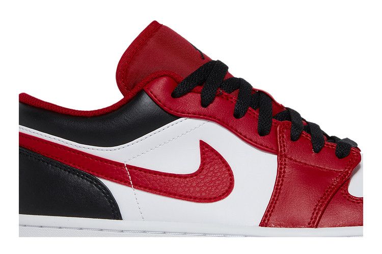 Jordan 1 Low Bulls