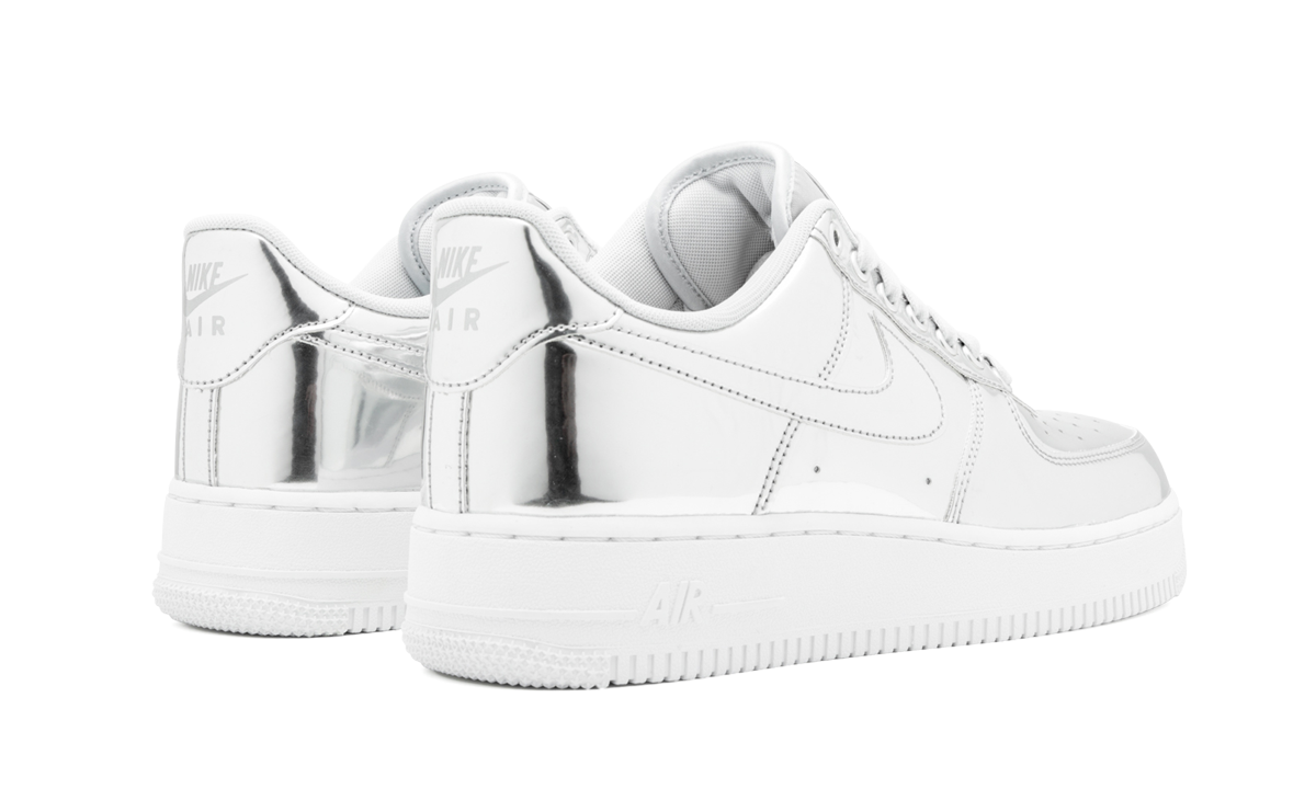 Nike AIR FORCE 1 SP WMNS Metallic Chrome Apex Sneakers