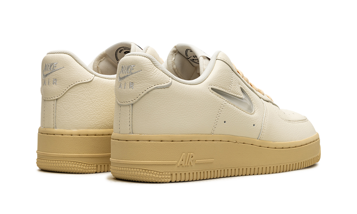 Nike AIR FORCE 1 JEEL MNS WMNS Coconut Milk DO9456 100 Apex Sneakers