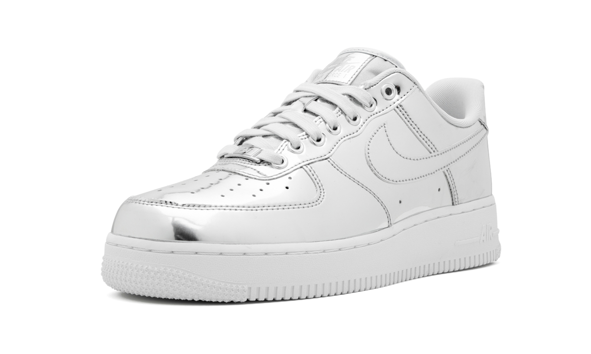 Nike AIR FORCE 1 SP WMNS Metallic Chrome Apex Sneakers