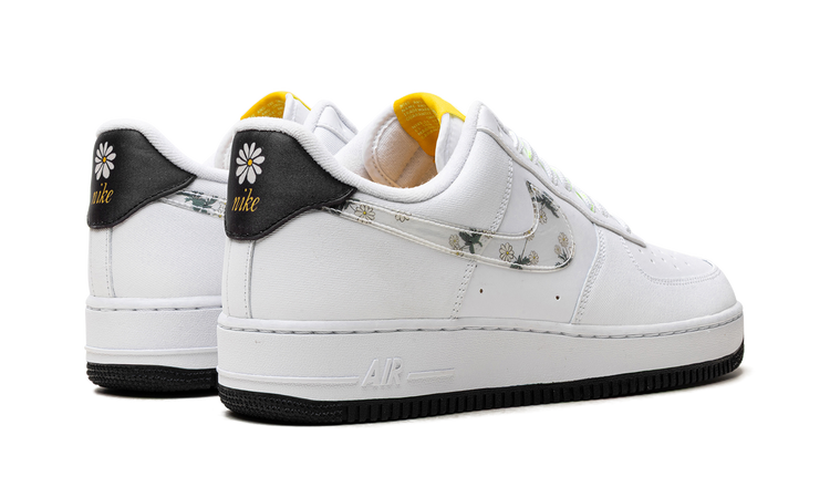 Nike Air Force 1 Daisy CW5571 100 Apex Sneakers