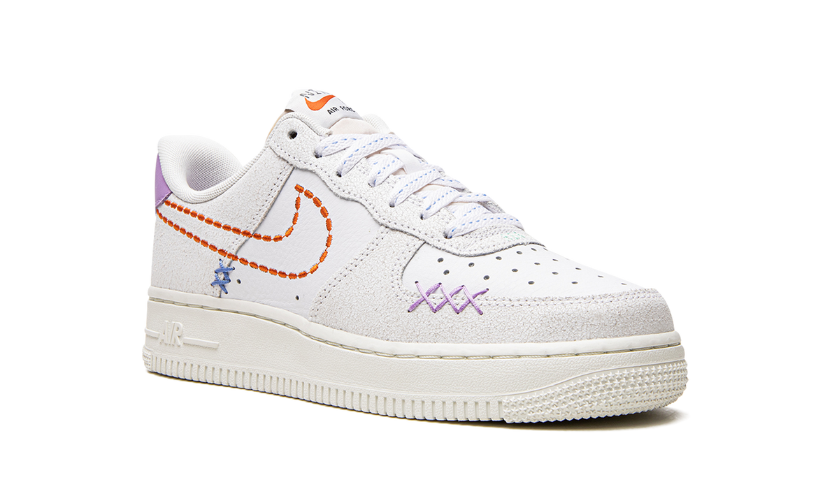 Nike AIR FORCE 1 '07 SE MNS WMNS Nike 101 DX2348 100 Apex Sneakers