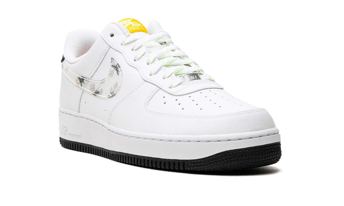 Nike Air Force 1 Daisy CW5571 100 Apex Sneakers